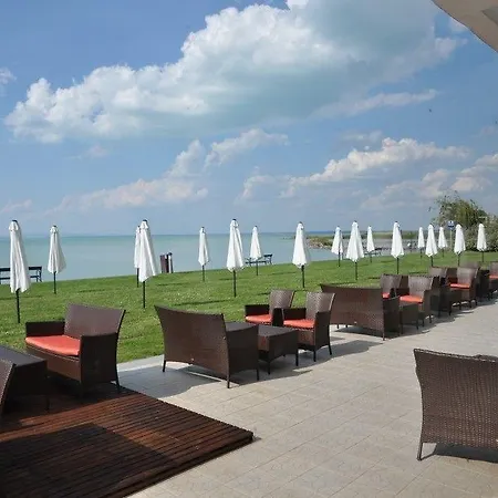 Hungaria 3*